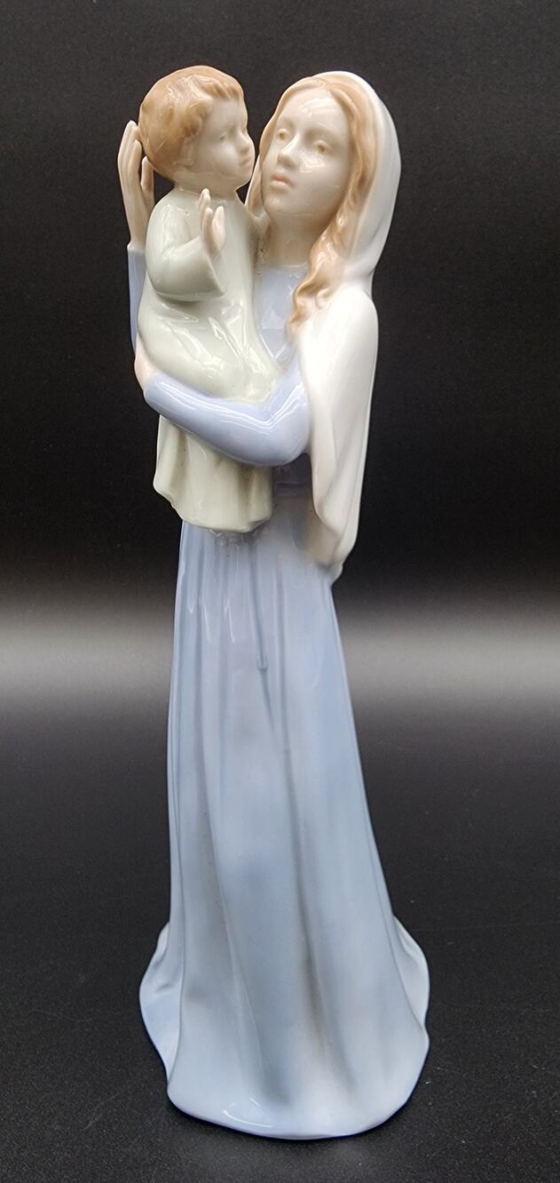 Vintage 1985 RR Roman Valencia Mary & Baby Jesus Porcelain Figurine Japan 10.25"